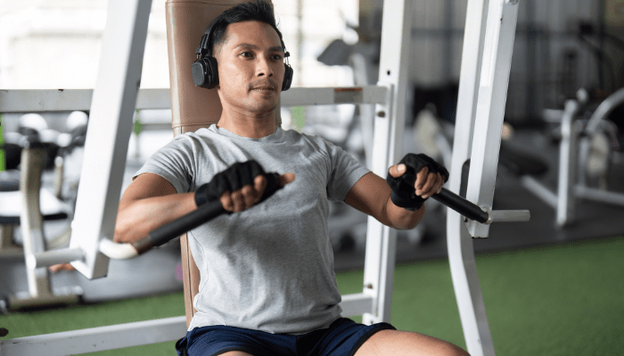 チェストプレスの特徴と効果とは