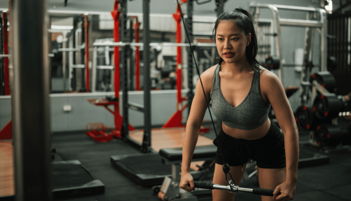 ストレートアームプルダウン